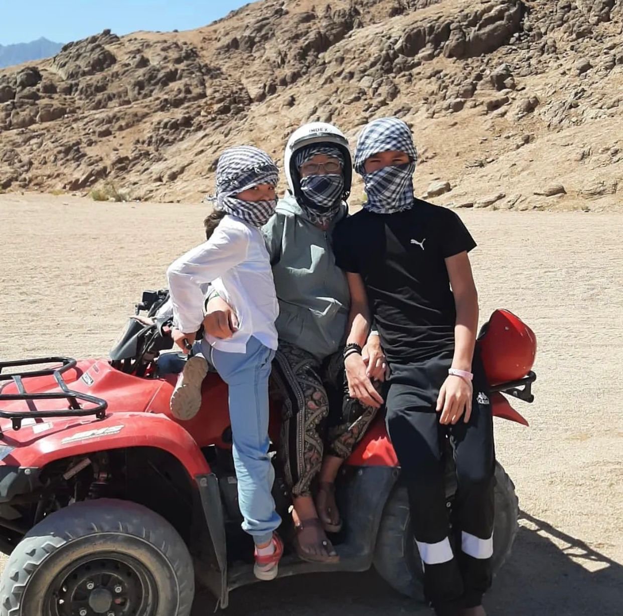 99d00300-8ec8-4c44-a751-f931f05f4e5c Star gazing 5 X 1 - Image 1